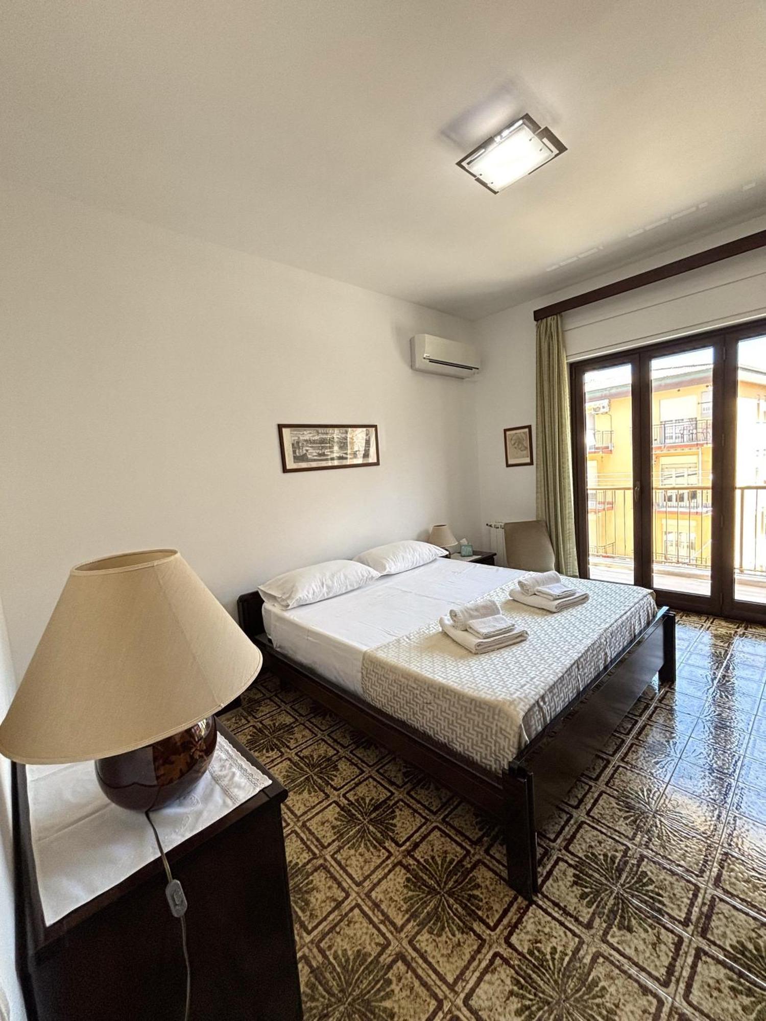 Archimede Lounge Apartment Cefalù Exterior foto